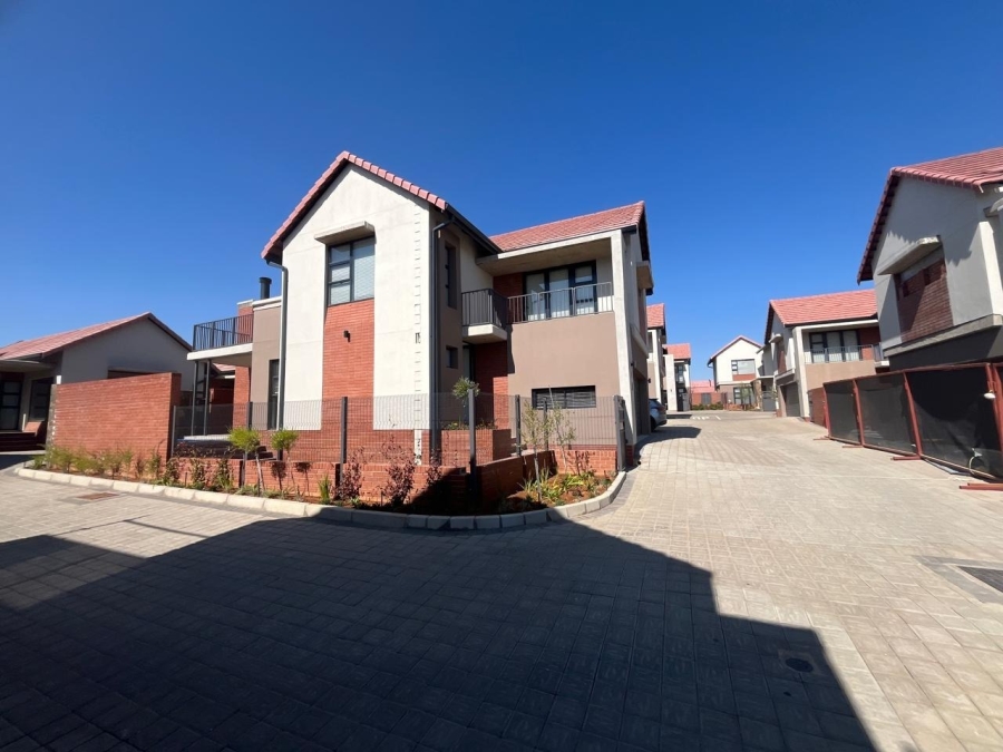 To Let 3 Bedroom Property for Rent in Wild Olive Estate Free State